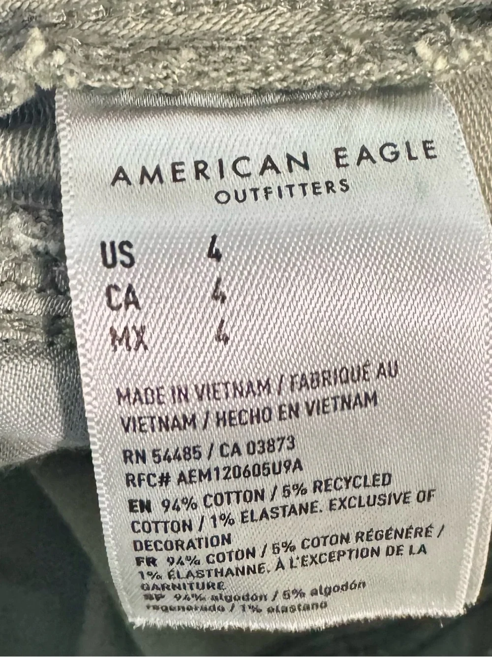 American Eagle Outfitters High-Waist Baggy Mom Shorts Green size 4